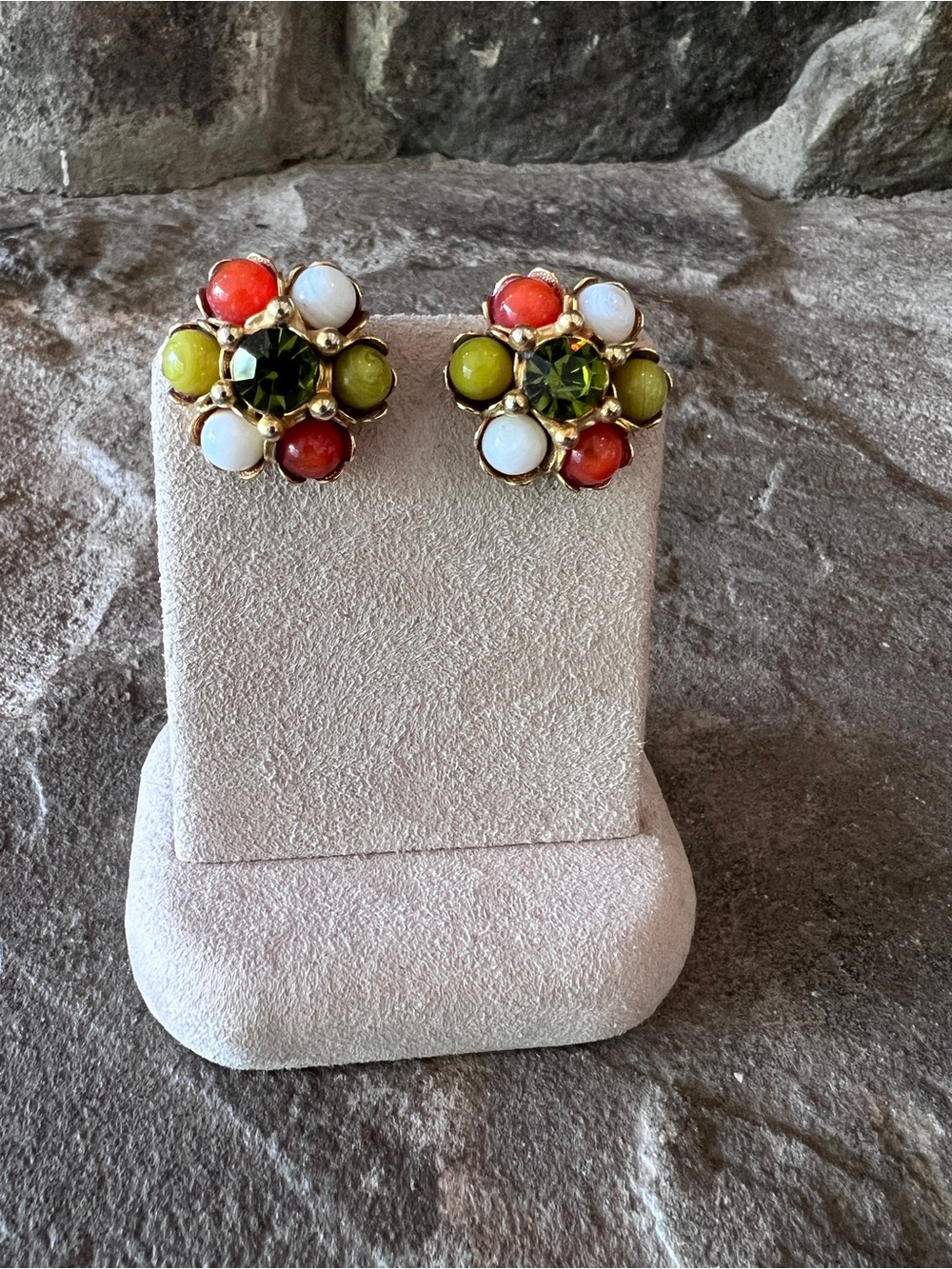 Vintage Multicolor Floral Cluster Screwback clip Earrings - Green, Coral, White